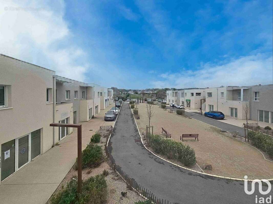 Photo 2 - Commerce à TOURBES