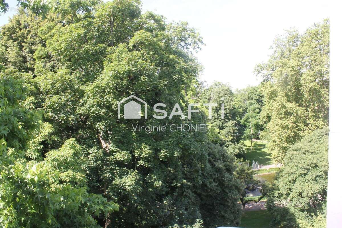 Appartement 117 m² à Vichy  - photo 2