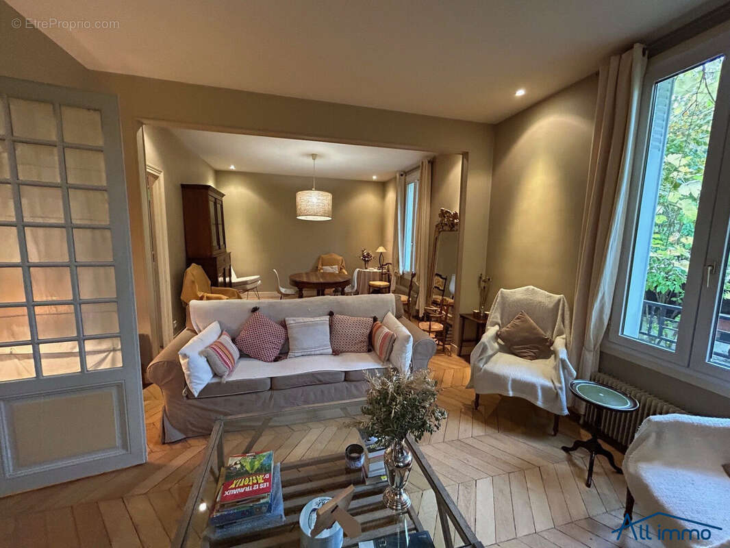 Maison à SAINT-MAUR-DES-FOSSES