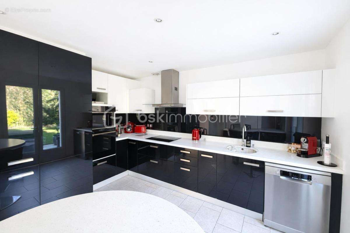  Maison familiale 150 m² – Jardin paysagé – Emplacement idéal!! - photo 9