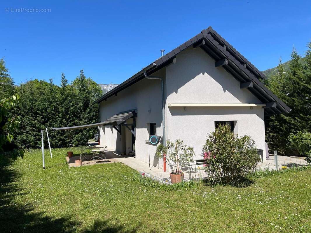 Photo 2 - Maison à CHALLES-LES-EAUX