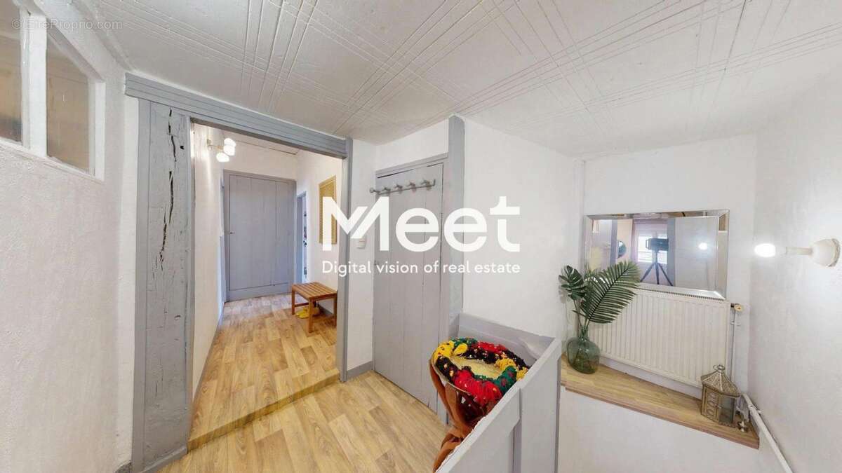 Maison à LIGNY-LE-CHATEL