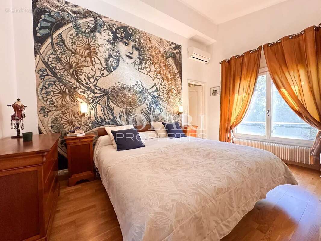 Maison à MANDELIEU-LA-NAPOULE