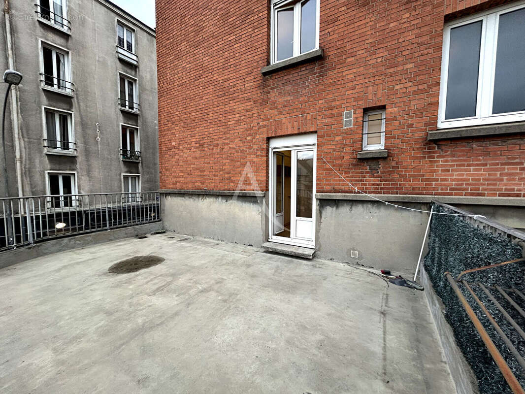 Appartement à LES LILAS