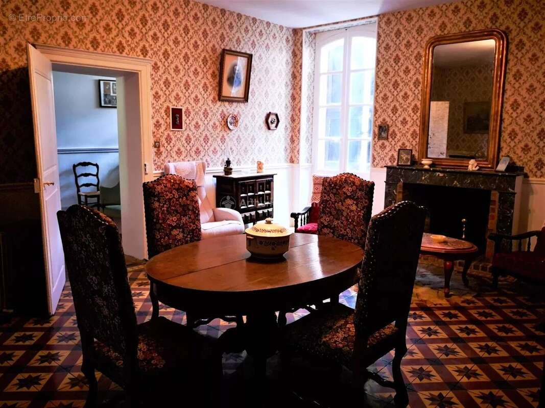 Maison à SAINT-JUERY