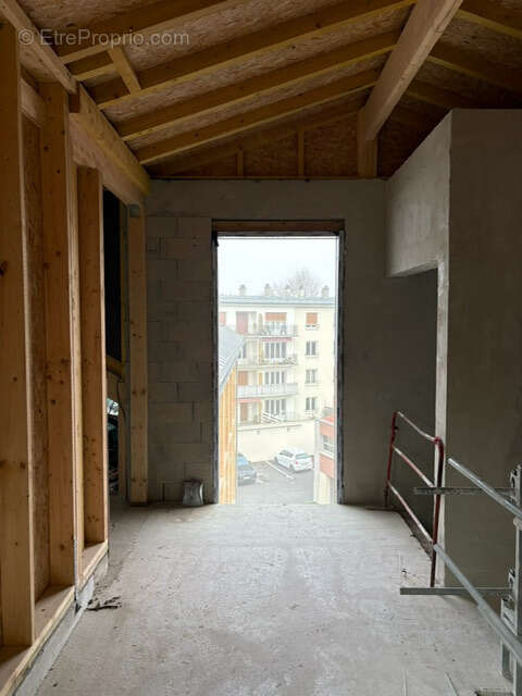 Autre à REIMS