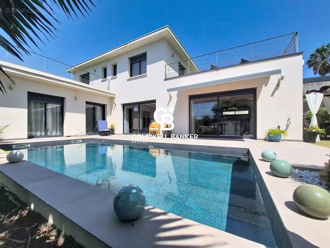 Maison à FREJUS
