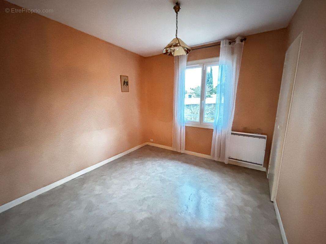 Maison à VILLEMOUSTAUSSOU