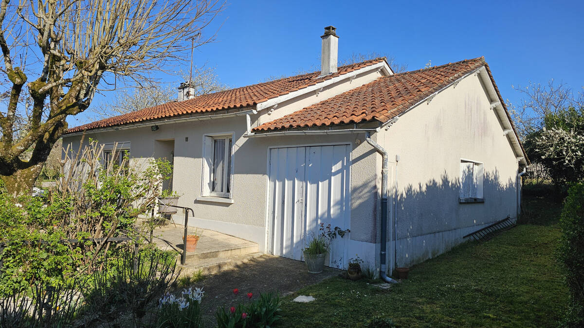 Maison à MENSIGNAC