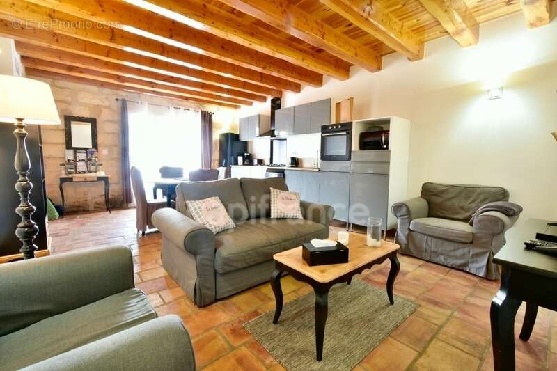 Maison à SAINT-PIERRE-DE-MEZOARGUES