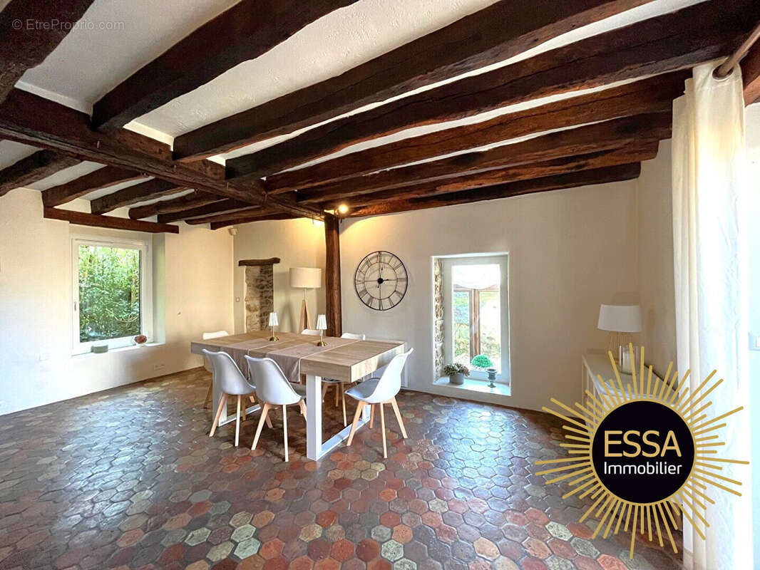 Maison à FEUCHEROLLES