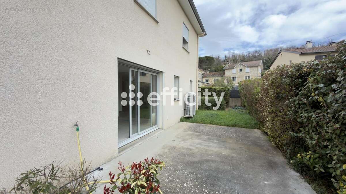 Appartement à SAINT-DONAT-SUR-L'HERBASSE