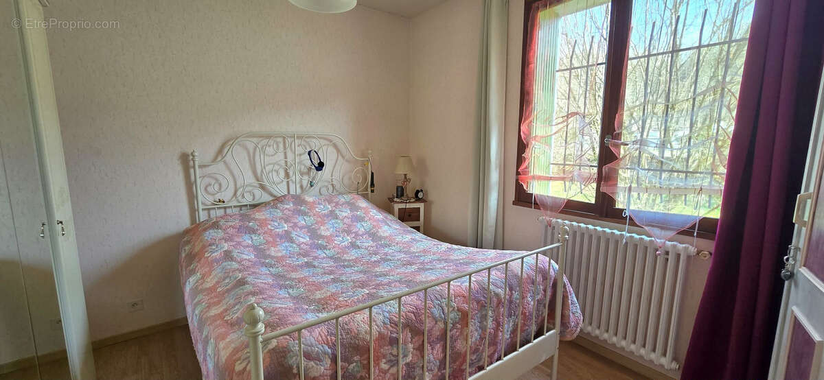Appartement à CHAZEY-BONS