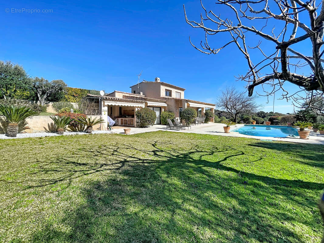 ANTIBES   Villa en position dominante, vue mer et calme absolu - photo 15