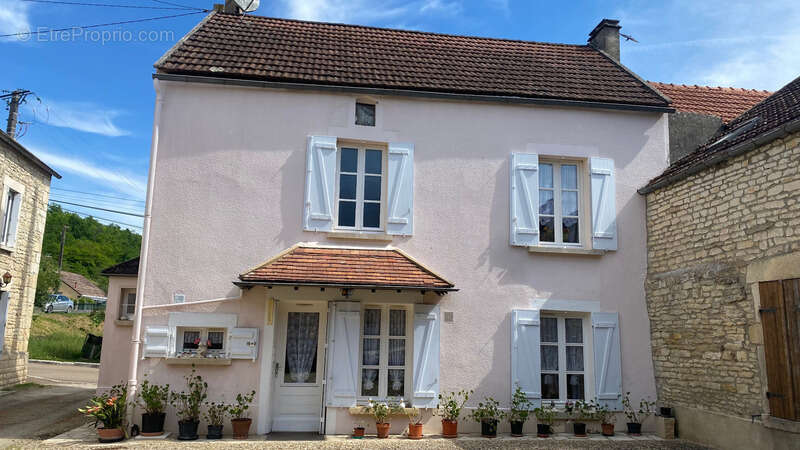 Maison 4 chambres, dépendances et double garage MASSANGIS (89) - photo 4