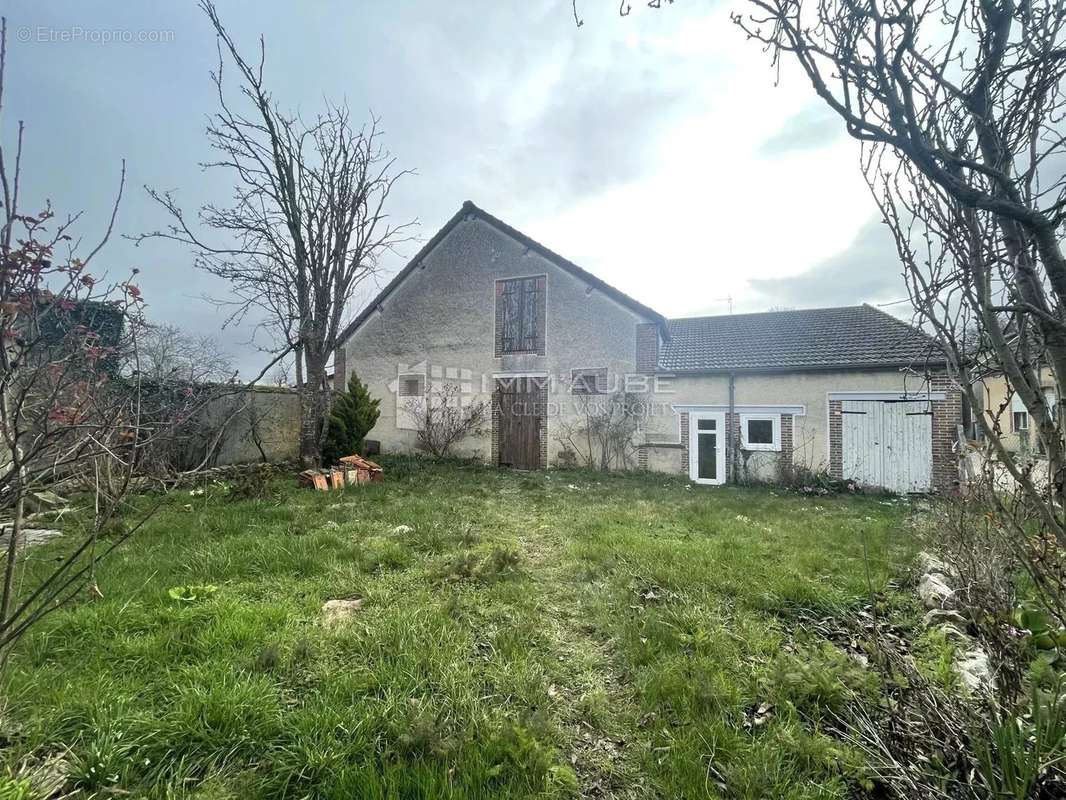 Maison à MARIGNY-LE-CHATEL