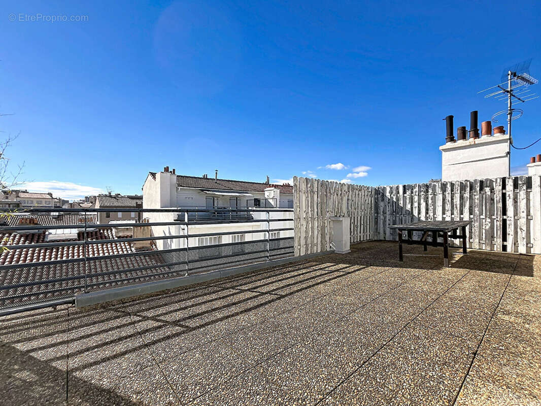 Appartement à MARSEILLE-4E