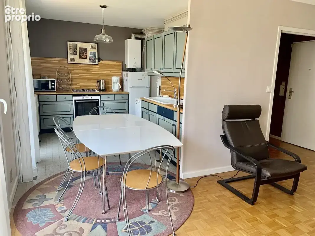Appartement 70 m² à Saint-Fons  - photo 3