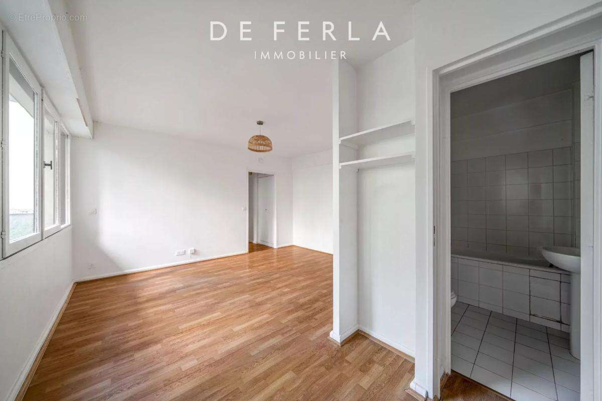 Appartement à PARIS-20E
