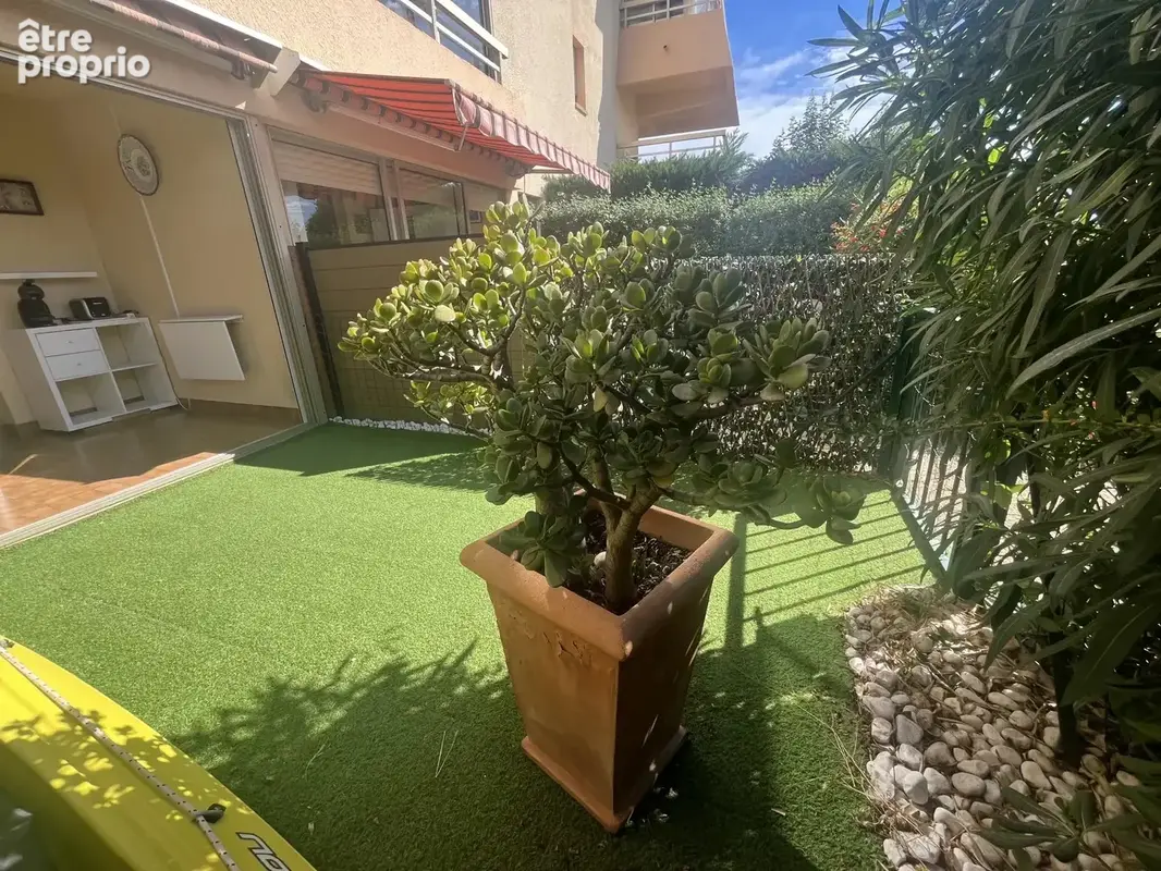 Photo Appartement à La Londe-Les-Maures au prix de 273 000€