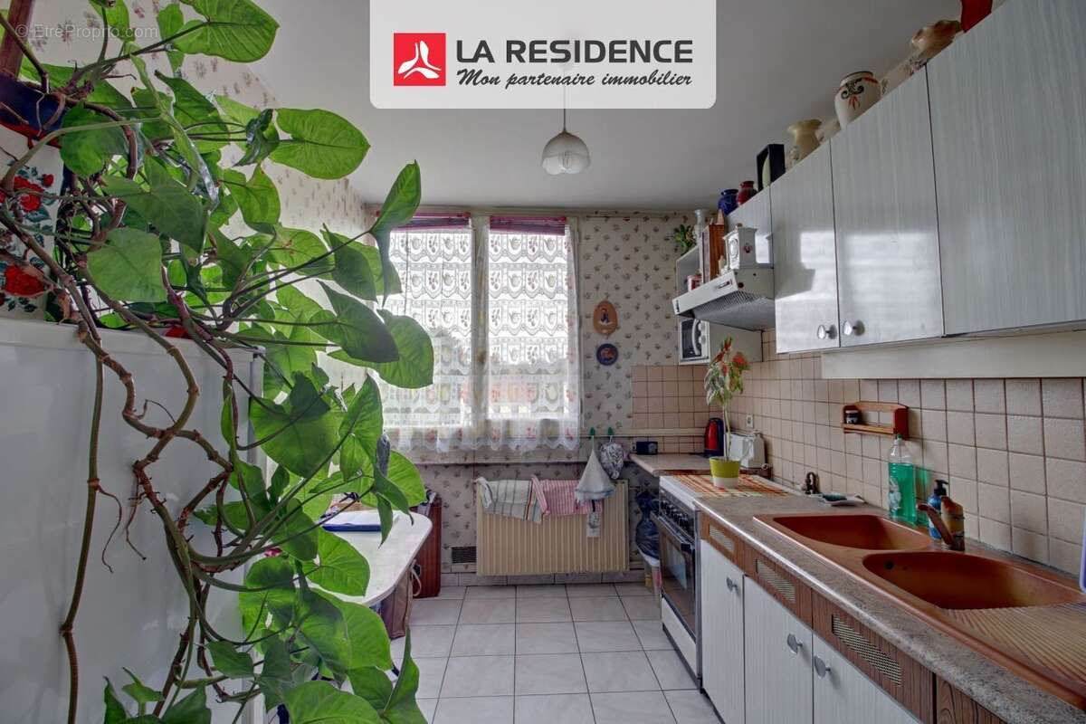 Appartement à LES MUREAUX