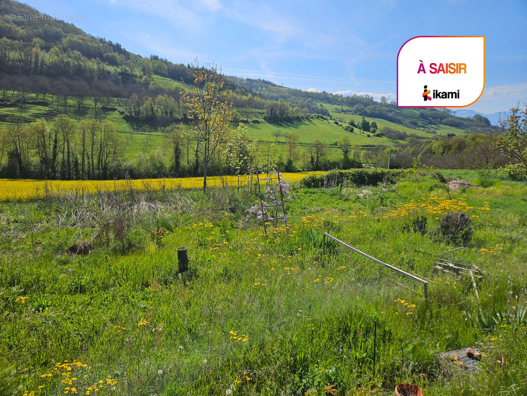 Terrain à CHEVRIERES