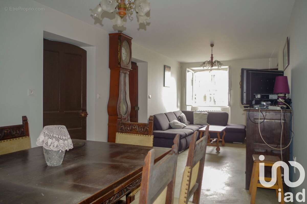 Maison 197 m² à Uhart-Cize  - photo 4