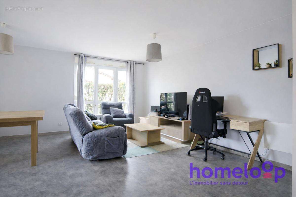 Appartement à SAINT-GENIS-LAVAL