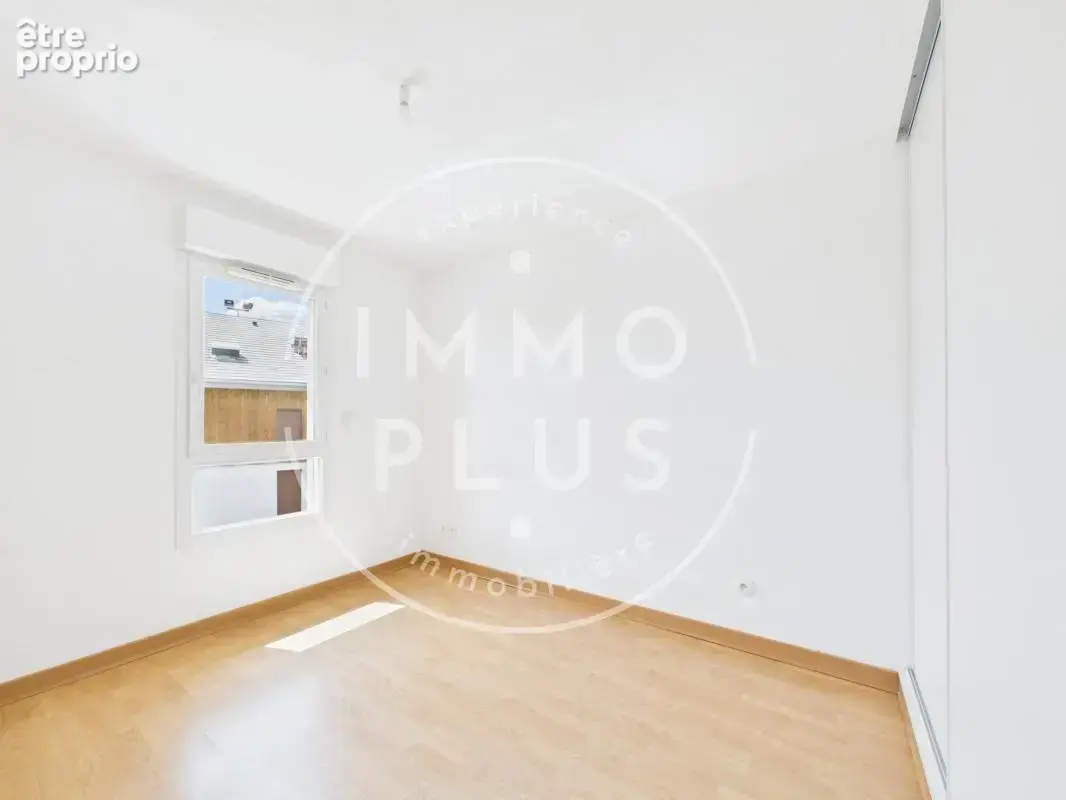 Vente - Appartement - 3 pièces + cuisine - 66,18 m² - 370 000 € - photo 5