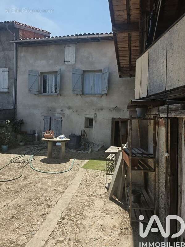 Maison 141 m² à Gensac-Sur-Garonne  - photo 2