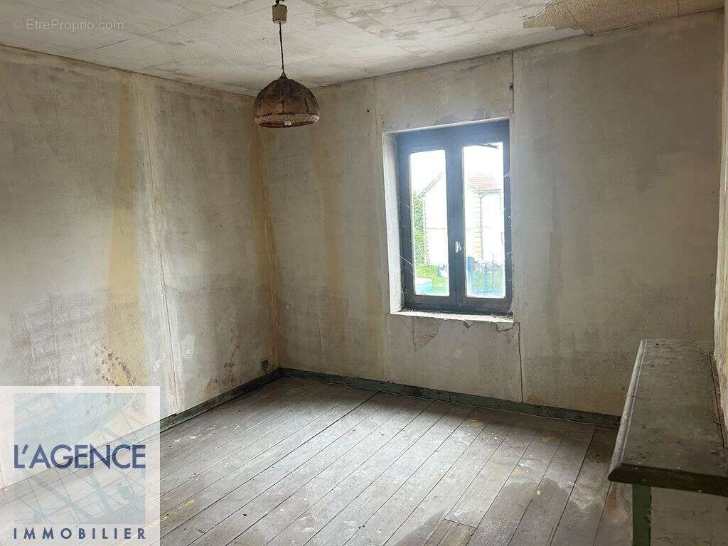 Maison à COUCY-LES-EPPES