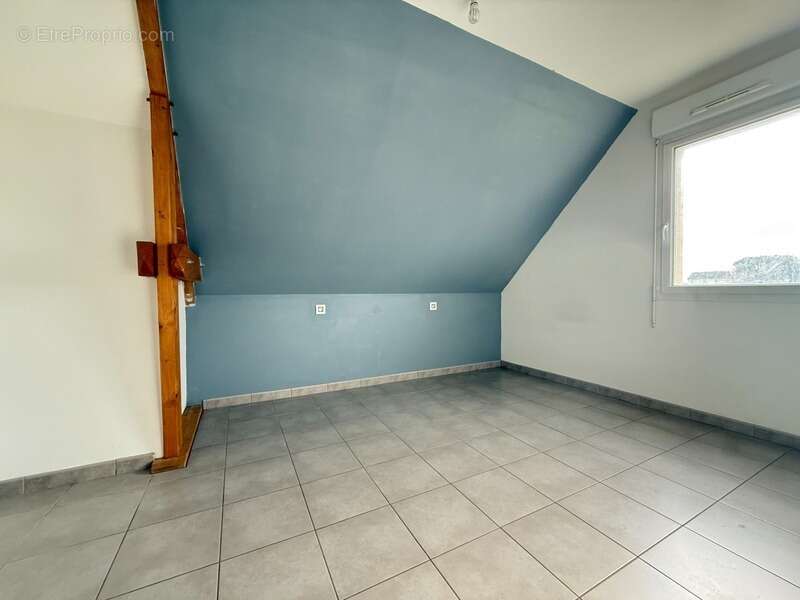 Maison à MESLAY-DU-MAINE