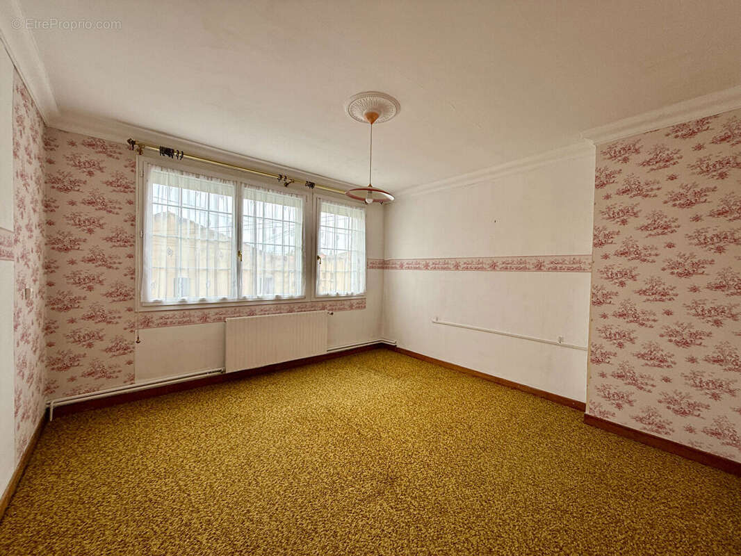 Maison à COLOMBEY-LES-BELLES