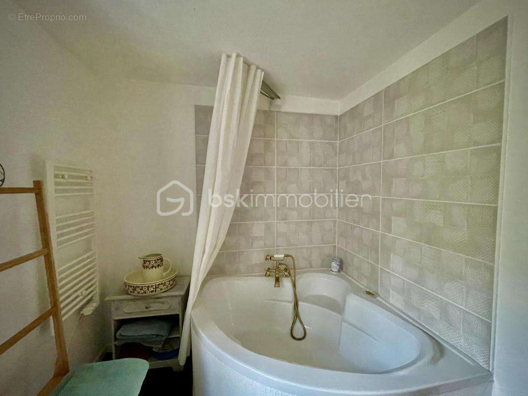 JOSSELIN - Maison de caractère avec jardin en surplomb et vue château - photo 11