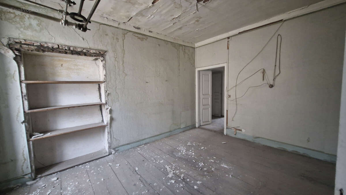 Appartement à CORTE