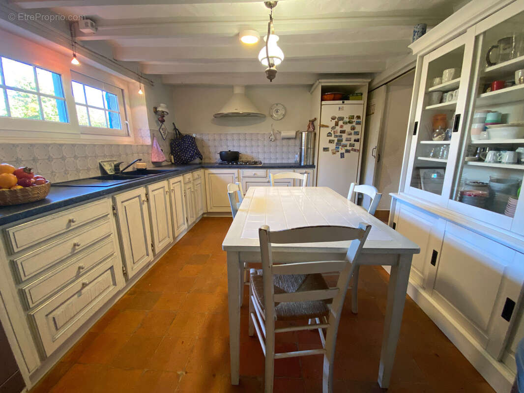 Maison à SAINT-CLEMENT-DE-LA-PLACE