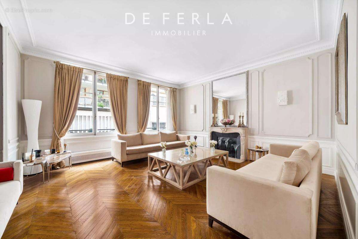 Appartement à PARIS-16E
