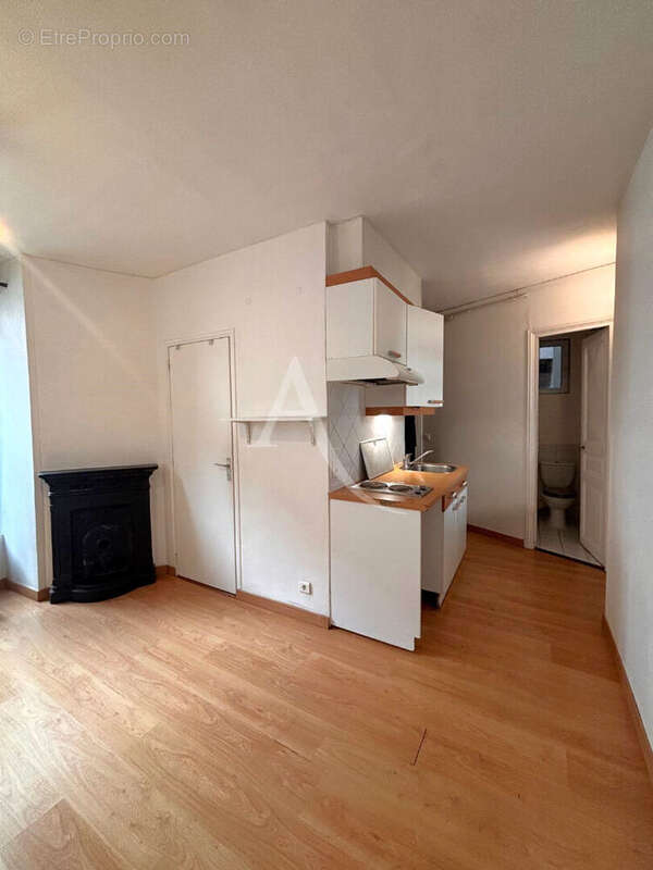 PARIS 11ème - Secteur Saint-Maur / Belleville - Appartement T2 - 30.10 m² - photo 2