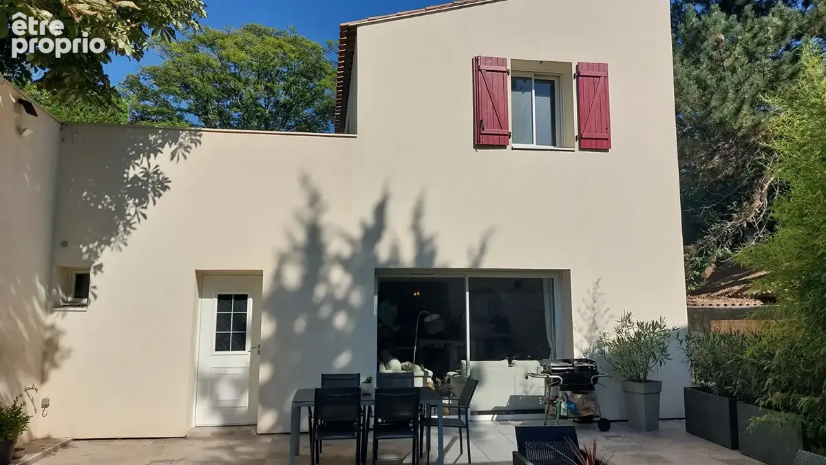 Maison de ville rénovée avec piscine, toit-terrasse et jardin ? emplacement idéal - photo 3