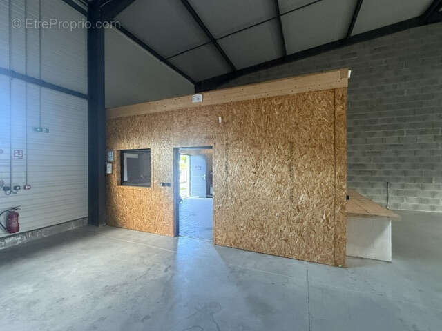 Local activite 204m2 rumilly  a vendre - photo 3