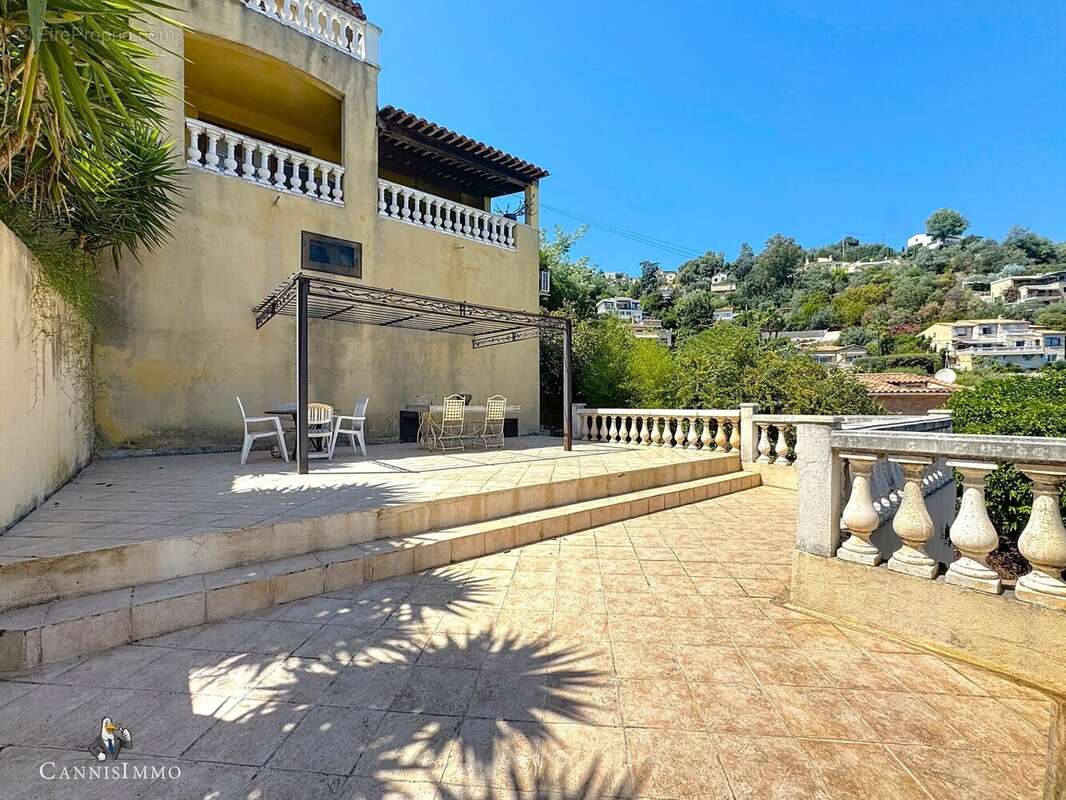 Maison à MANDELIEU-LA-NAPOULE