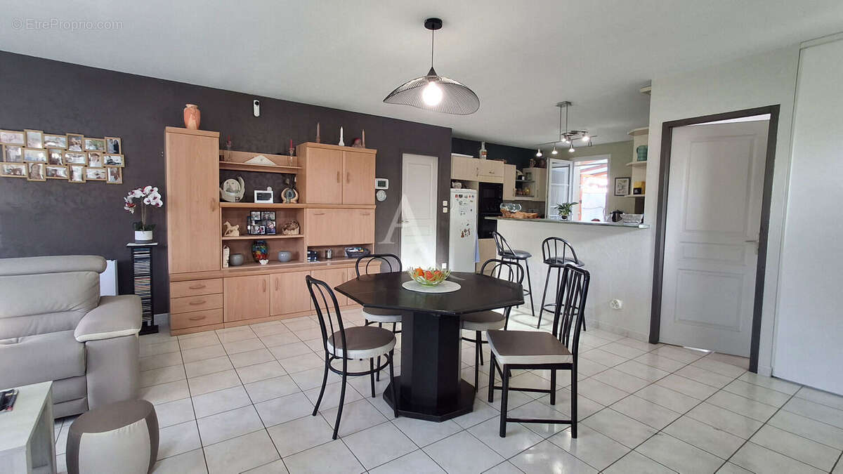 Maison à SAINTE-SOULLE