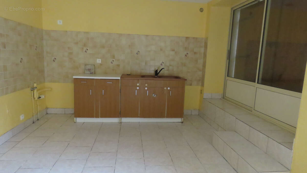 Ensemble immobilier de 2 maisons (en pierres et mitoyennes) avec une grange (en pierres) Secteur SAINT RAPHAEL - photo 25