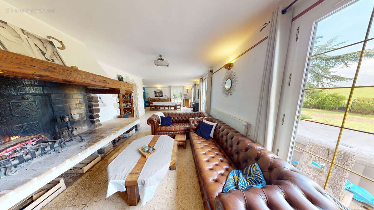 Maison de 230m² à Saint Chéron - photo 6