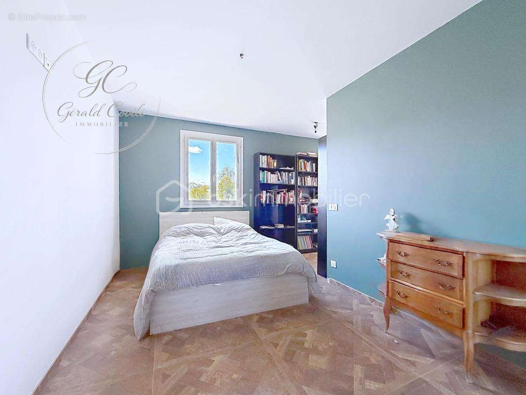 Appartement à VALLAURIS