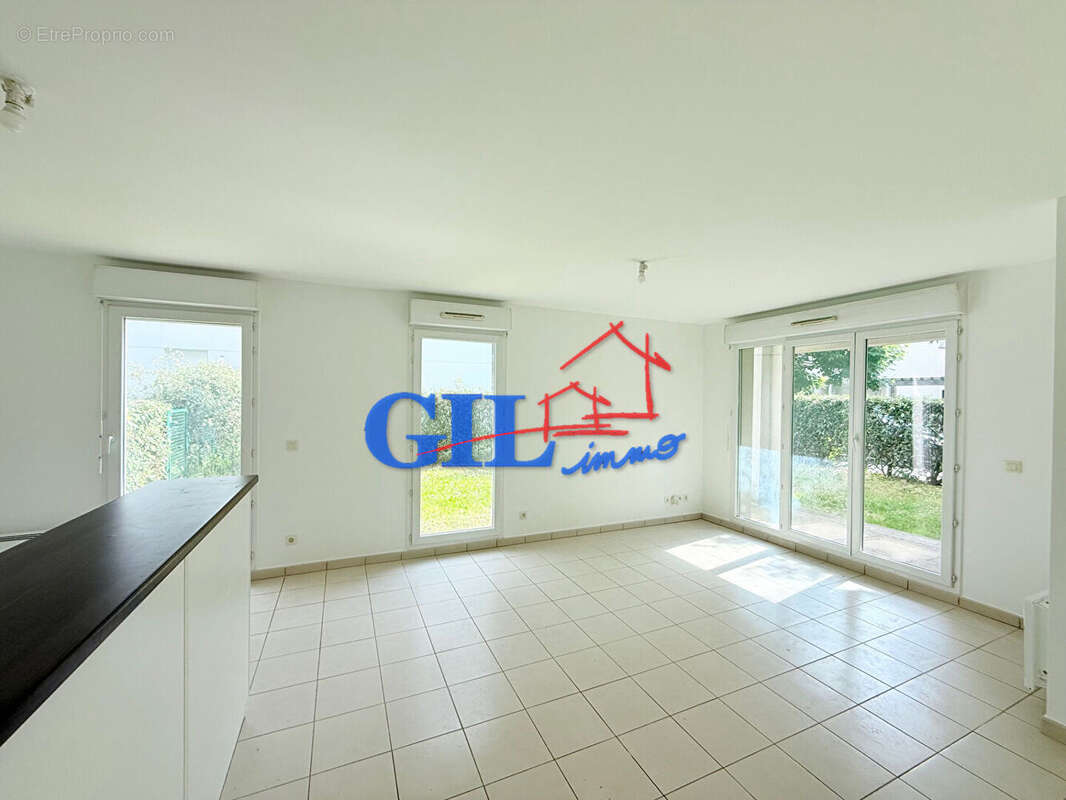 Appartement à SAVIGNY-LE-TEMPLE