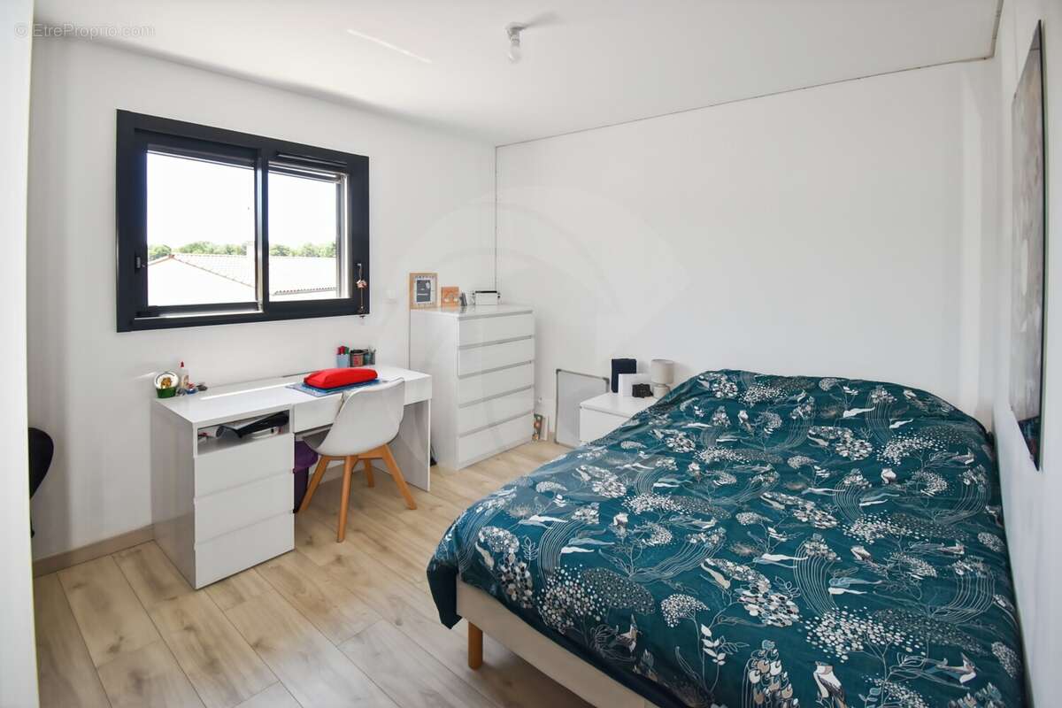 Maison à NEGREPELISSE