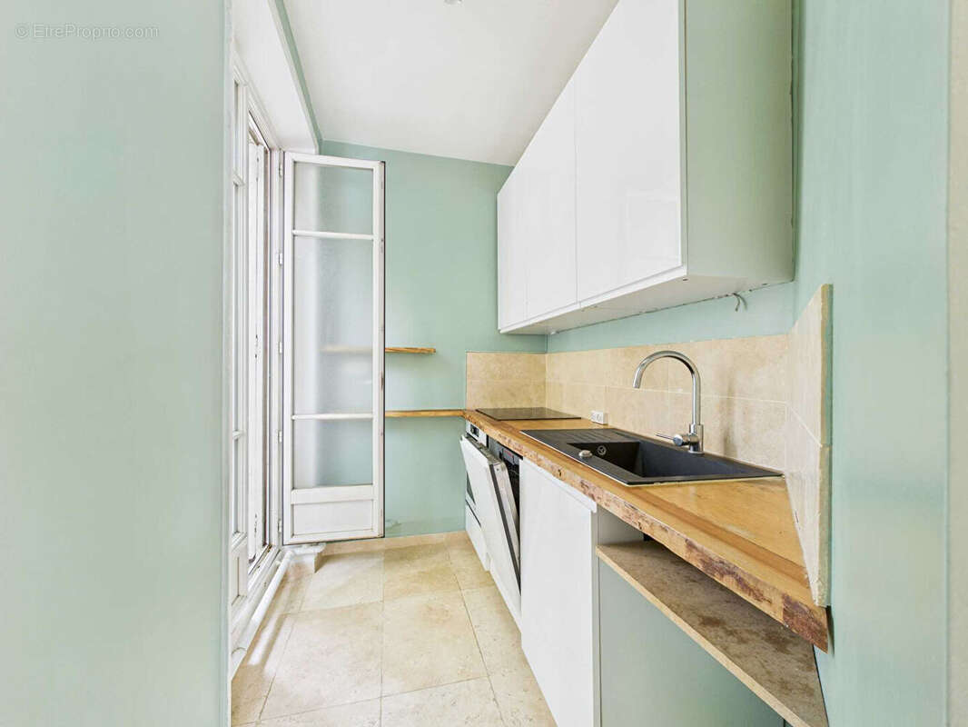 Appartement à PARIS-10E