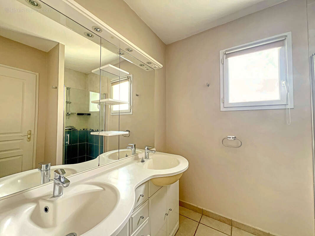 Maison 76 m² à Royan  - photo 9