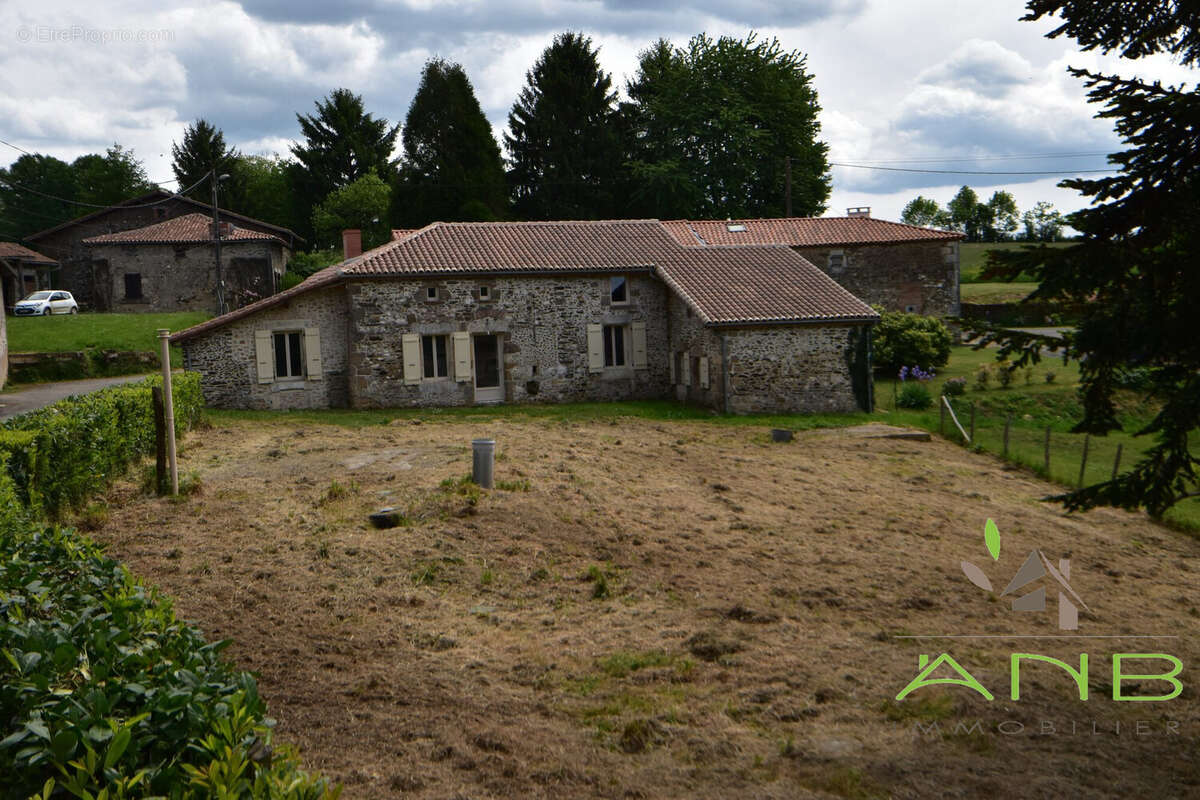 Maison à MAZEROLLES